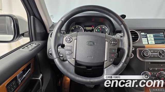 Land Rover Discovery 2014 — photo 13