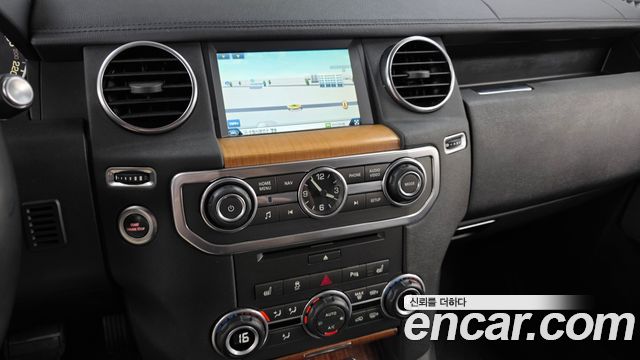 Land Rover Discovery 2014 — photo 14