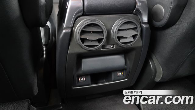 Land Rover Discovery 2014 — photo 19