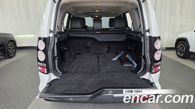 Land Rover Discovery 2014 — photo 20