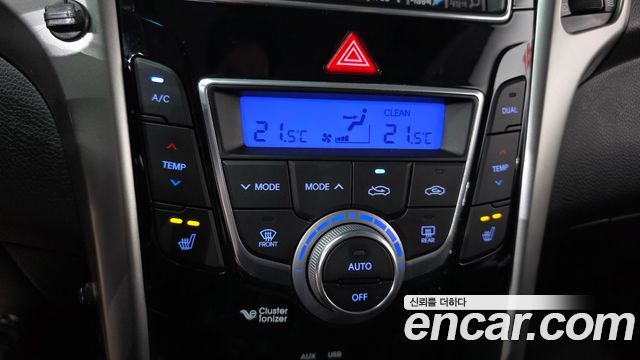 Hyundai i30 2012 — photo 16