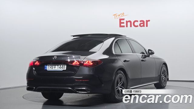 Mercedes-Benz E-Class 2024 — photo 2
