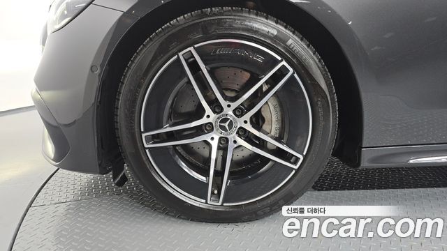 Mercedes-Benz E-Class 2024 — photo 5