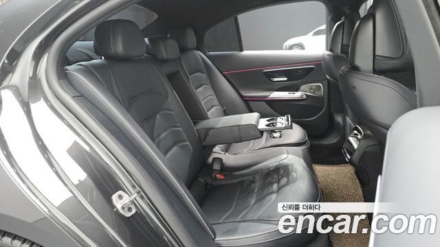 Mercedes-Benz E-Class 2024 — photo 17
