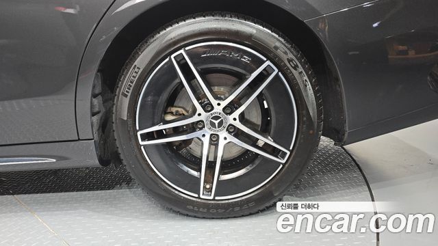 Mercedes-Benz E-Class 2024 — photo 7