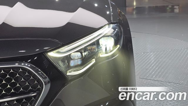 Mercedes-Benz E-Class 2024 — photo 8