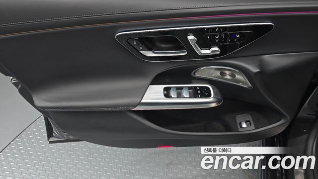 Mercedes-Benz E-Class 2024 — photo 14
