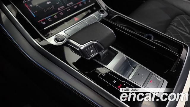 Audi Q8 2021 — photo 12