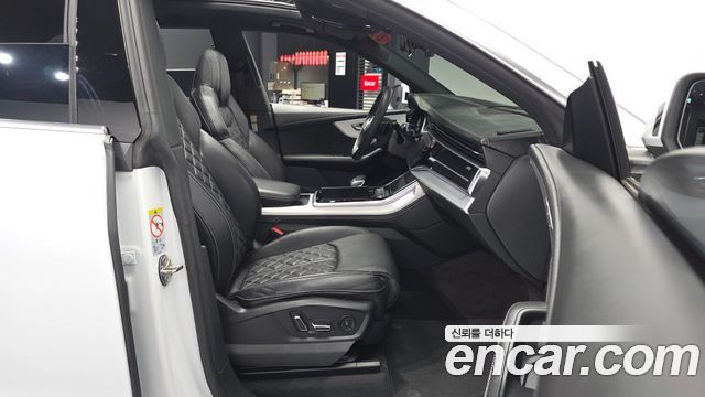 Audi Q8 2021 — photo 17