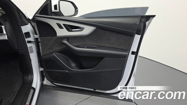 Audi Q8 2021 — photo 14