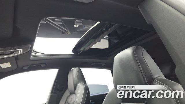 Audi Q8 2021 — photo 28