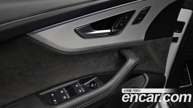 Audi Q8 2021 — photo 30