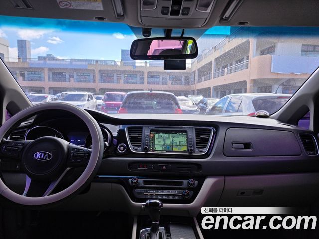 Kia Canival 2016 — photo 7