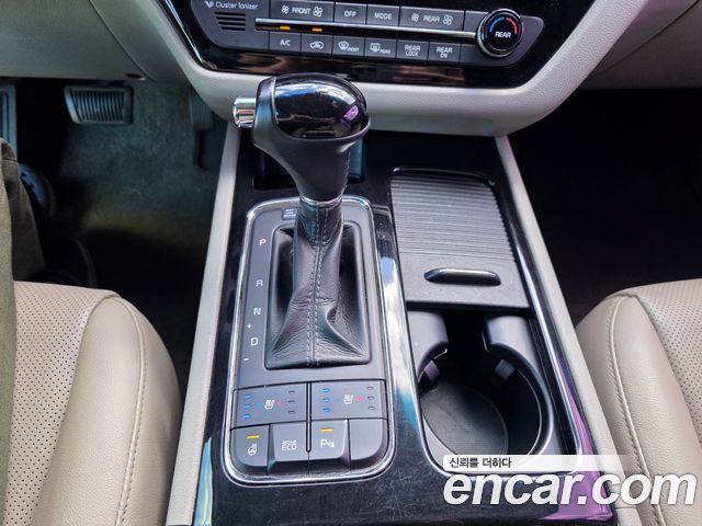 Kia Canival 2016 — photo 9