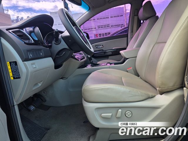 Kia Canival 2016 — photo 10