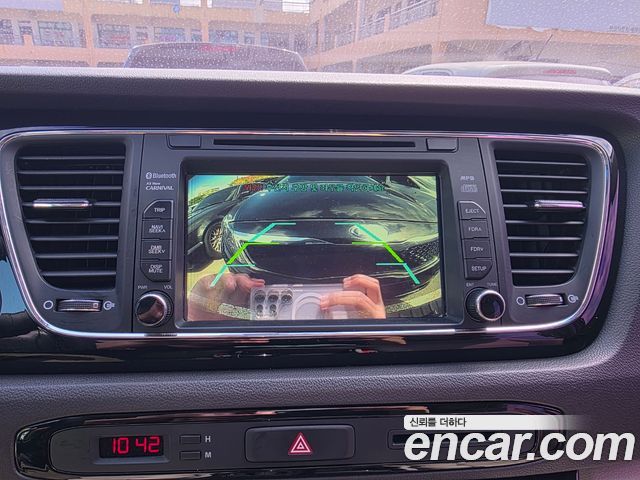 Kia Canival 2016 — photo 13