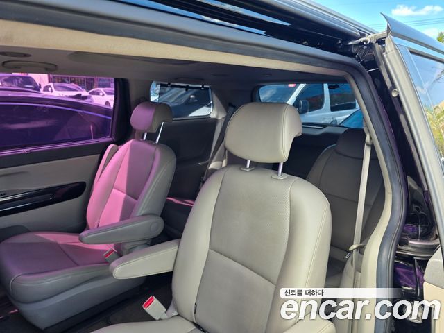 Kia Canival 2016 — photo 14