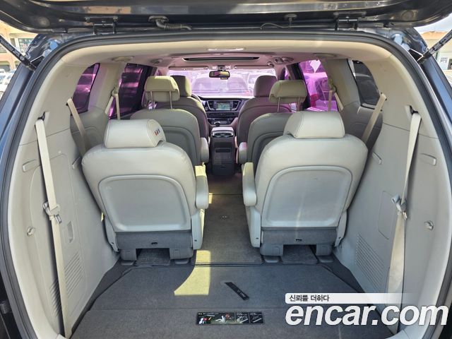 Kia Canival 2016 — photo 20