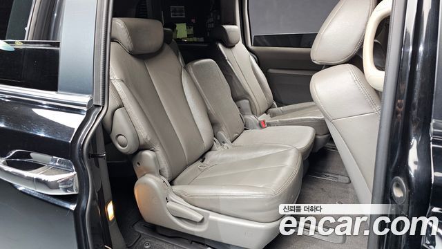 Kia Canival 2013 — photo 12