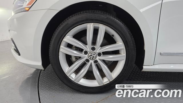 Volkswagen Passat 2018 — photo 5
