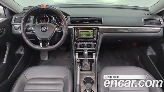 Volkswagen Passat 2018 — photo 10