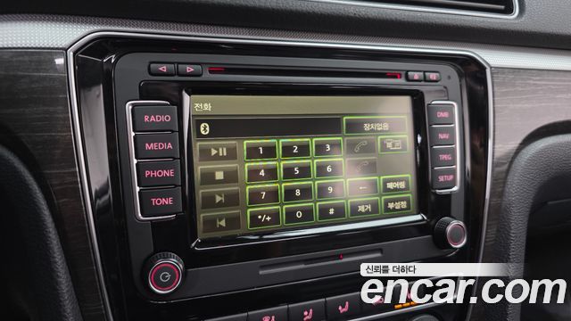 Volkswagen Passat 2018 — photo 24