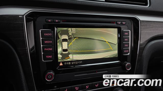 Volkswagen Passat 2018 — photo 26