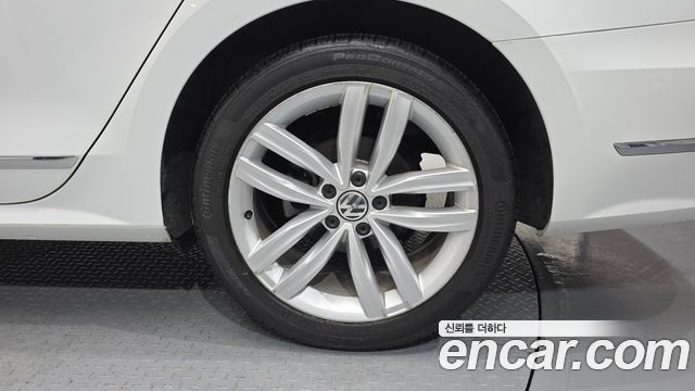 Volkswagen Passat 2018 — photo 7