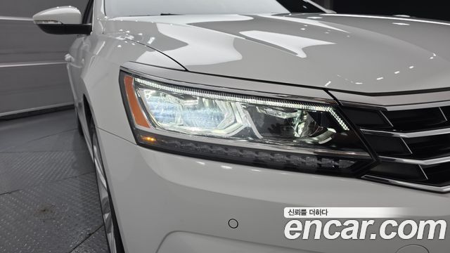 Volkswagen Passat 2018 — photo 8