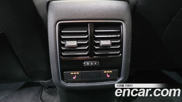 Volkswagen Passat 2018 — photo 29