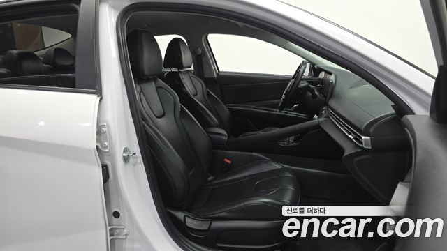 Hyundai AVANTE 2021 — photo 17