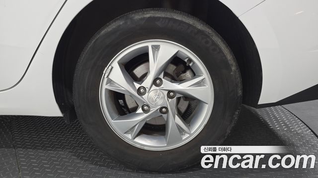 Hyundai AVANTE 2021 — photo 7