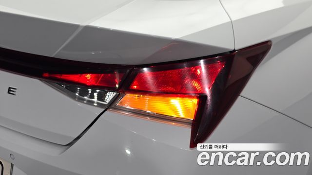 Hyundai AVANTE 2021 — photo 9