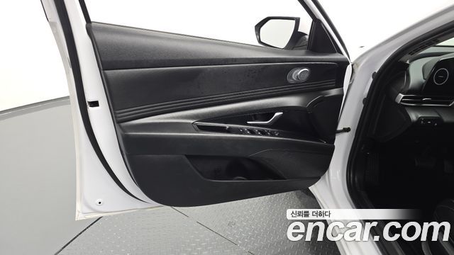 Hyundai AVANTE 2021 — photo 14