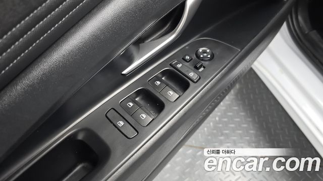 Hyundai AVANTE 2021 — photo 28