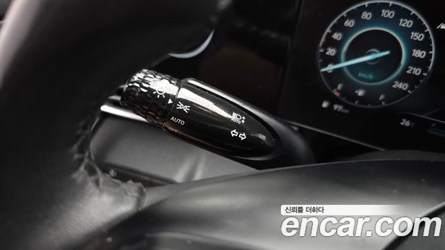 Hyundai AVANTE 2021 — photo 32