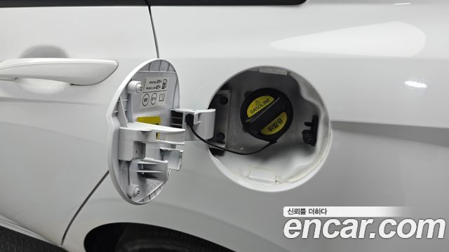 Hyundai AVANTE 2021 — photo 34