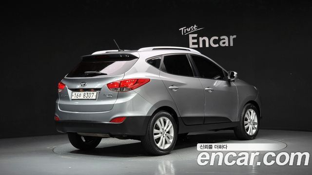 Hyundai Tucson 2011 — photo 2