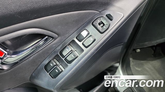 Hyundai Tucson 2011 — photo 18