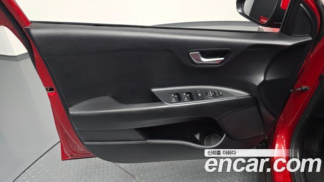 Kia Stonic 2019 — photo 14