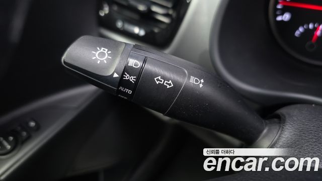 Kia Stonic 2019 — photo 28
