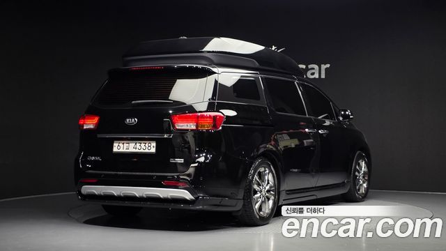 Kia Canival 2017 — photo 2