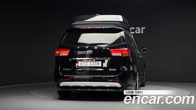 Kia Canival 2017 — photo 4