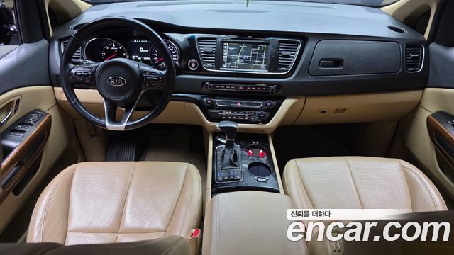 Kia Canival 2017 — photo 10