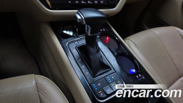 Kia Canival 2017 — photo 12