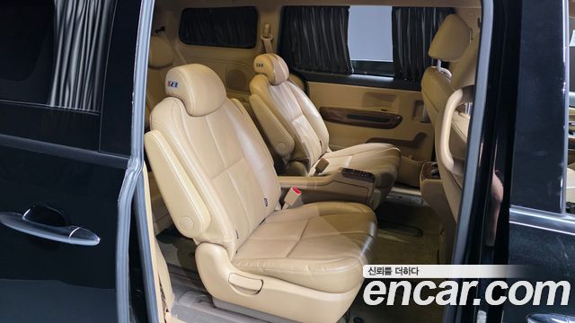 Kia Canival 2017 — photo 18