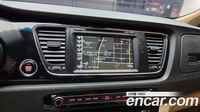 Kia Canival 2017 — photo 20