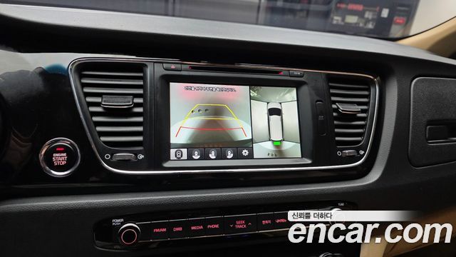 Kia Canival 2017 — photo 21