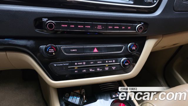 Kia Canival 2017 — photo 22