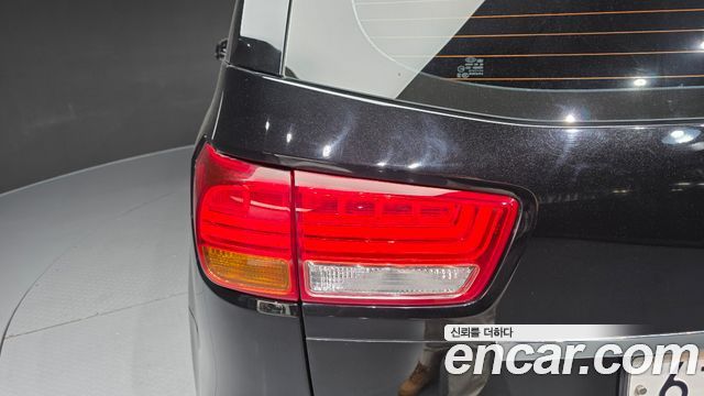 Kia Canival 2017 — photo 9